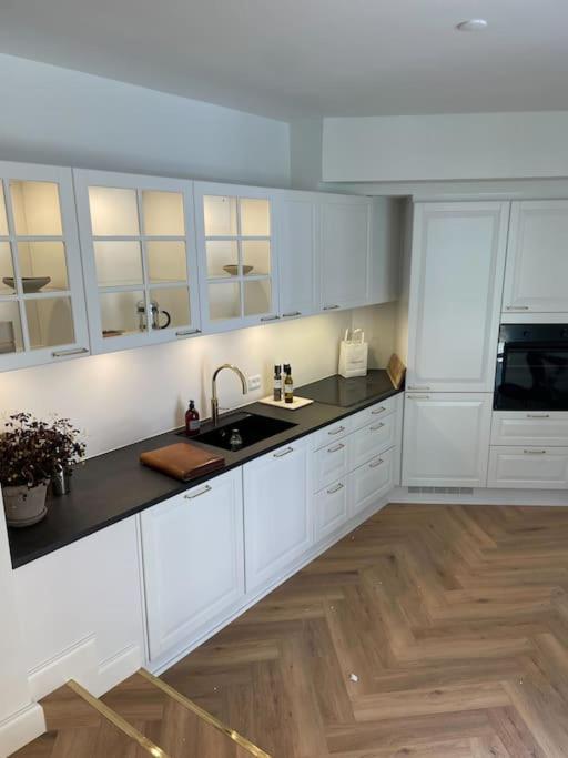 Apartamento Nyrenoveret Charmerende Lejlighed I Odense C! Exterior foto