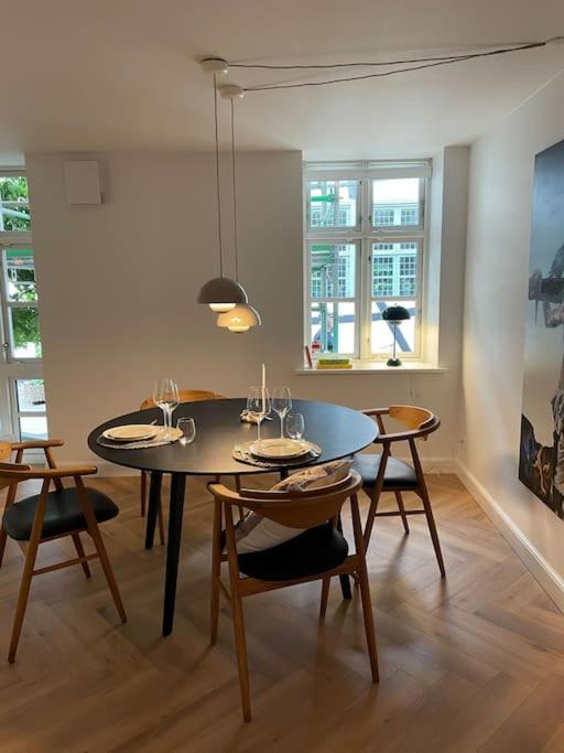 Apartamento Nyrenoveret Charmerende Lejlighed I Odense C! Exterior foto