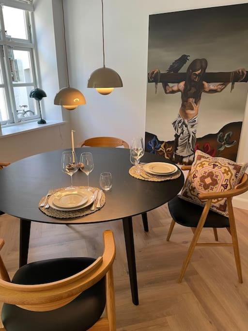 Apartamento Nyrenoveret Charmerende Lejlighed I Odense C! Exterior foto