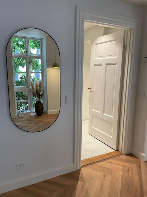 Apartamento Nyrenoveret Charmerende Lejlighed I Odense C! Exterior foto